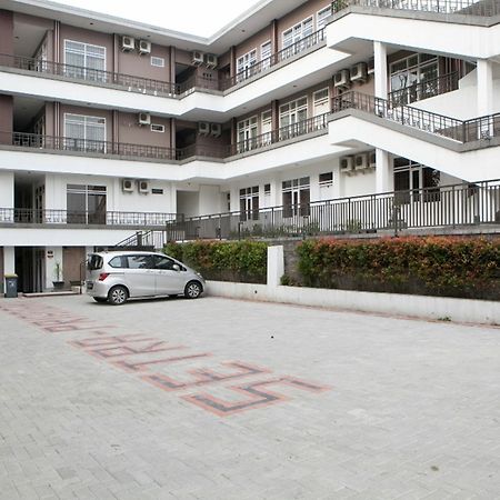 Reddoorz Plus Near Sukajadi 2 Бандунг Экстерьер фото