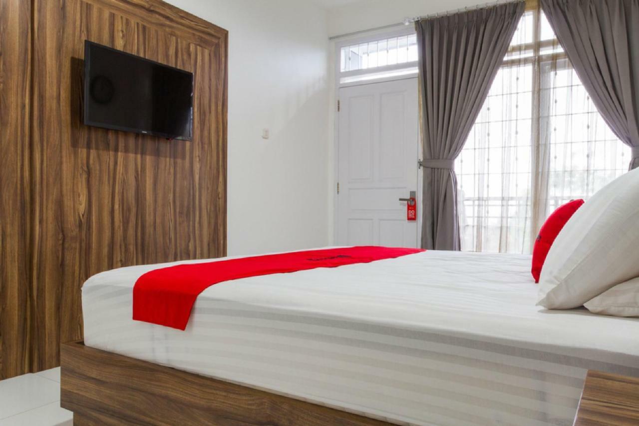 Reddoorz Plus Near Sukajadi 2 Бандунг Экстерьер фото