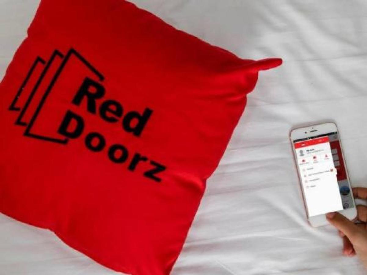 Reddoorz Plus Near Sukajadi 2 Бандунг Экстерьер фото